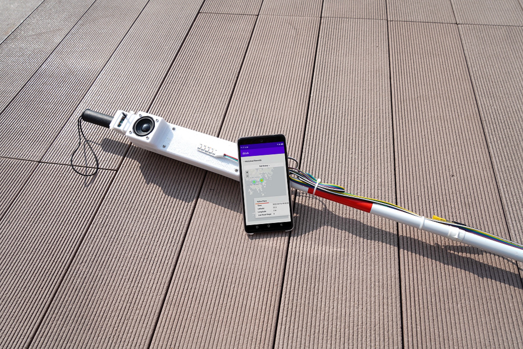 智慧导行杖「iStick」运用人工智能等科技,为视障人士侦测路面实际情况,配合新开发的手机应用程式使用,获得「青年科技专才展览及比赛2021」「专上教育组」亚军及「CLP Best Innovation Award」