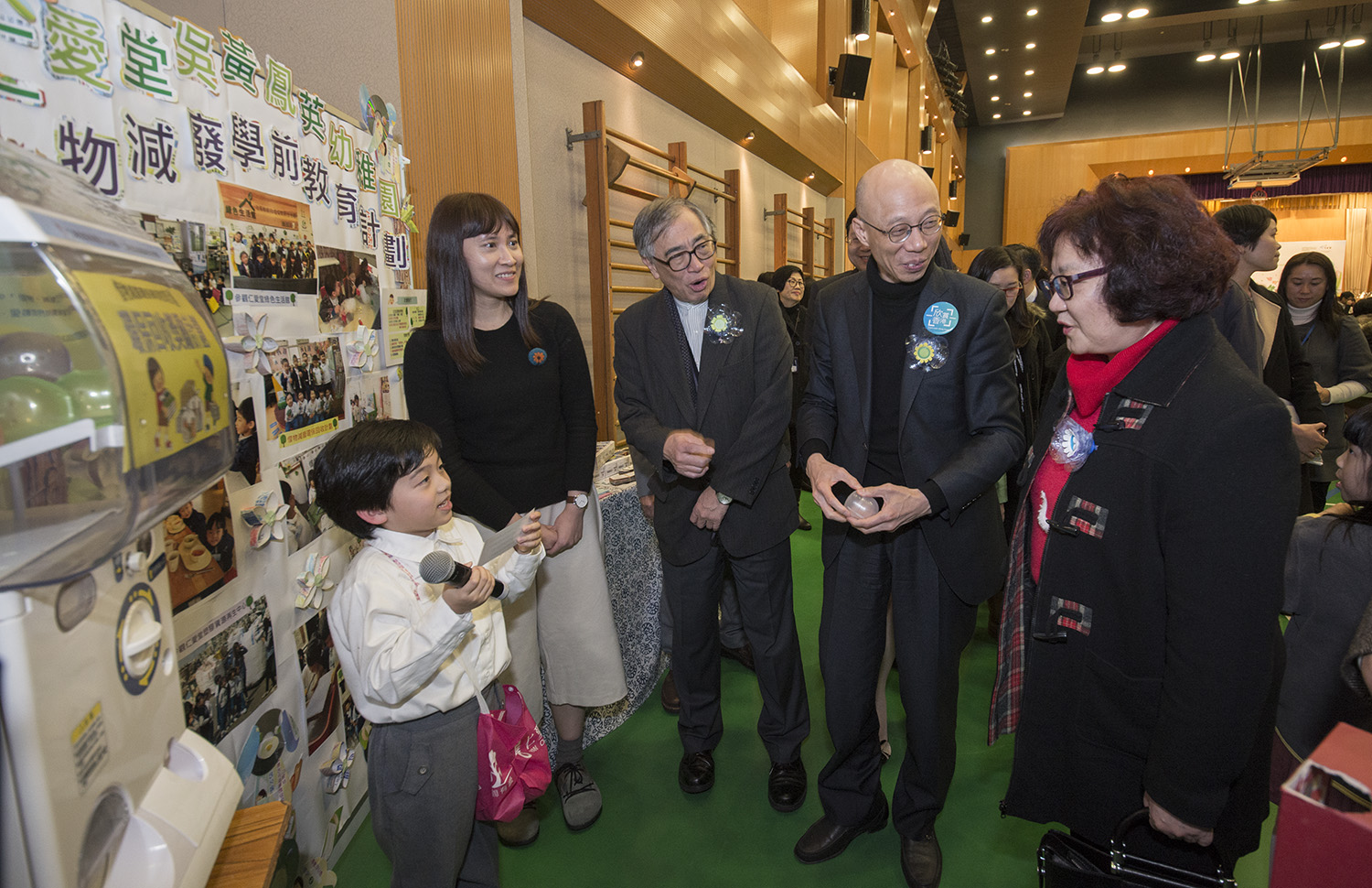 「绿果园」展览展示各学校参与「惜物减废环保学前教育计划」的成果,幼师互相分享及交流推行学前环保教育的经验和心得