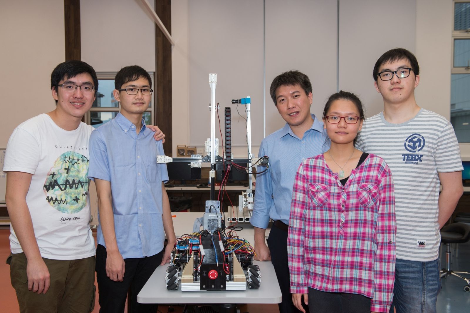 2016年穗港澳蓉青年技能竞赛 
四地选手 同场竞技