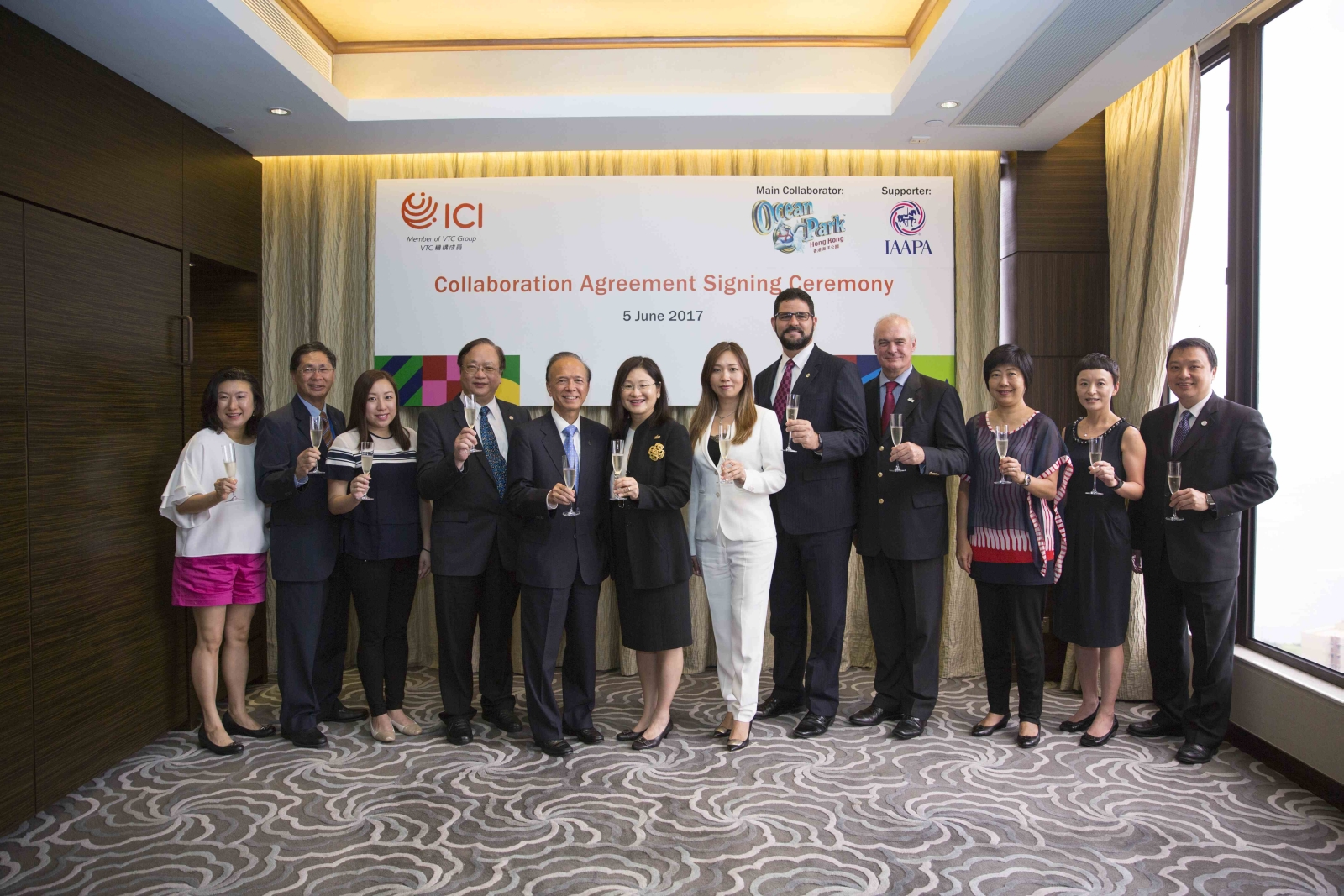 The representatives from ICI, Ocean Park and IAAPA photographed to memorize the moment