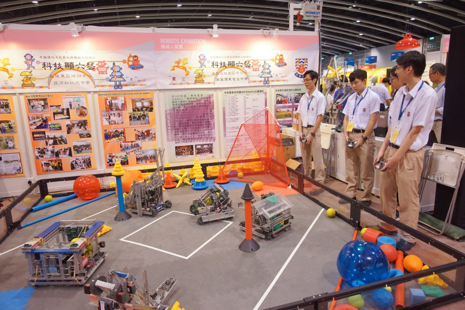 VPET International Conference, 
WorldSkills Hong Kong Competition and Carnival 2017
Skills tournament gathering international elites for exposition